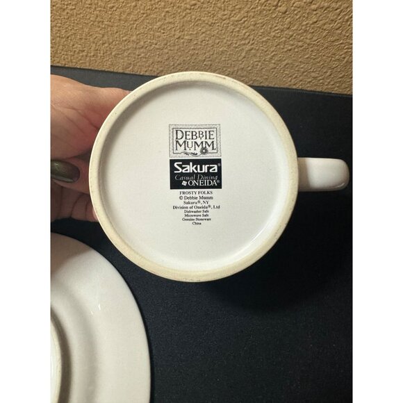 Debbie Mumm Oneida Frosty Folks 2 Coffee Cup & 4 Saucer Set Red Black White - Picture 8 of 9